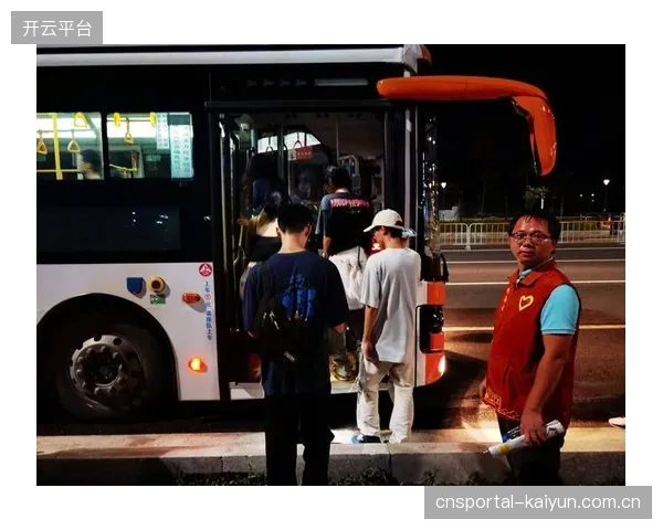 上海虹口足球场安防系统完成升级，高峰期人流疏散效率已提升至分钟级响应